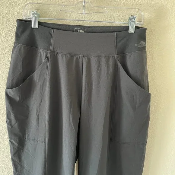 The North Face Let's Go Mid-Rise Black Capris Size M Style J1345 - Picture 5 of 11